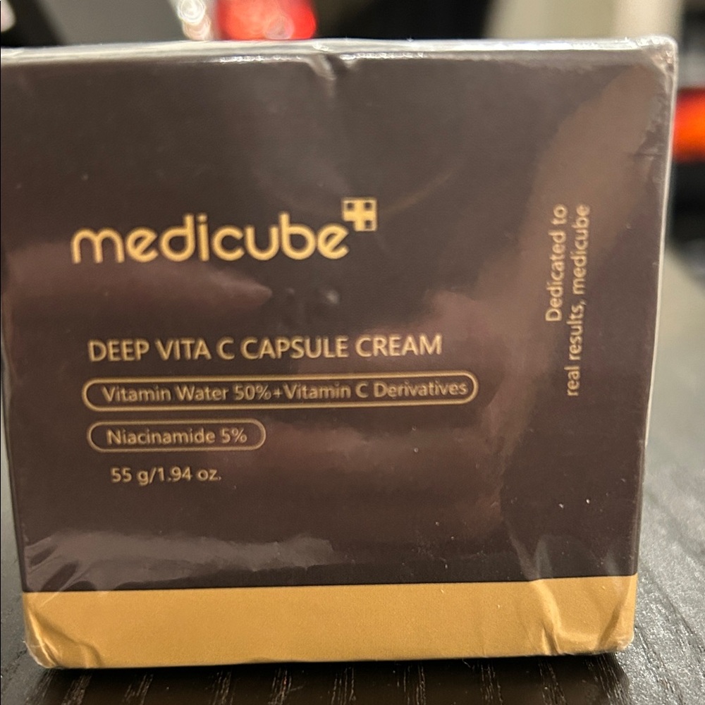 2 ItemBundle!!! 🎀Deep Vita C Capsule Cream and Revlon leave in treatment